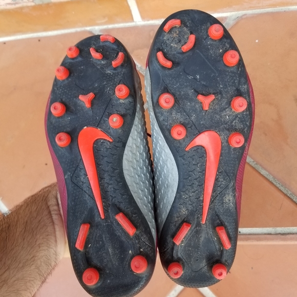 Soccer Cleat - Picture 4 of 5